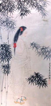 中国 Painting - チャン・ダイ・チェン 赤い髪の美女 ハンカチ 木靴 白衣 竹 1980 年の繁体字中国語